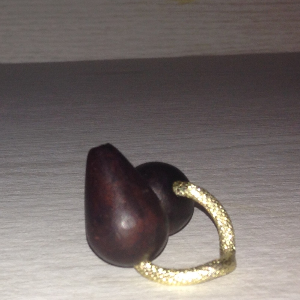 Jewelry - Picture 2 of 3